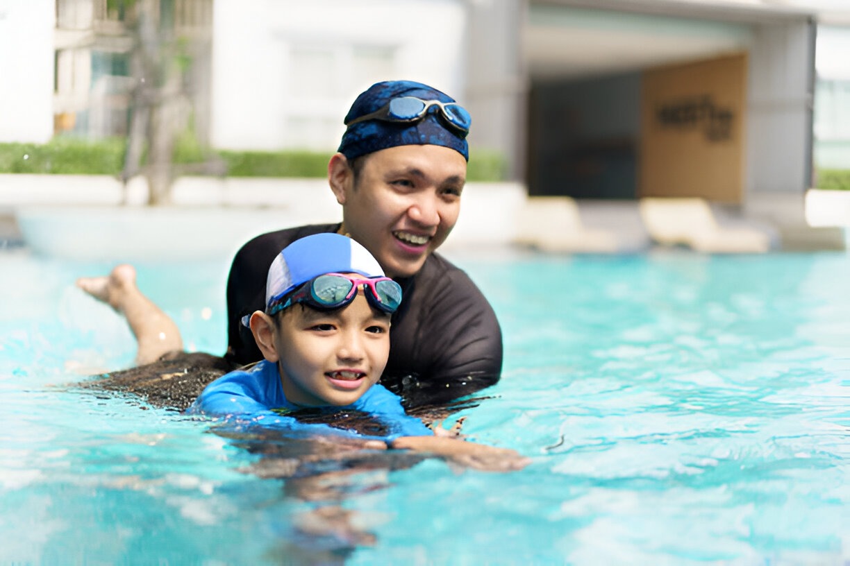 tips mengajarkan anak berenang by happy kamper